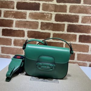 Gucci Horsebit 1955 small shoulder bag Green leather arrives here in a mini iteration and Green hue for a vibrant finish.